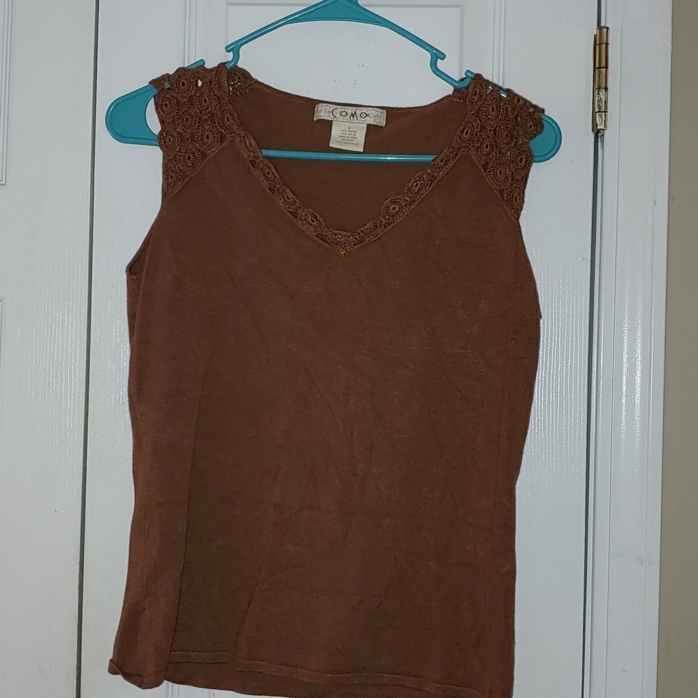 Como brown light weight sleeveless brown sweater  Sz M NWOT